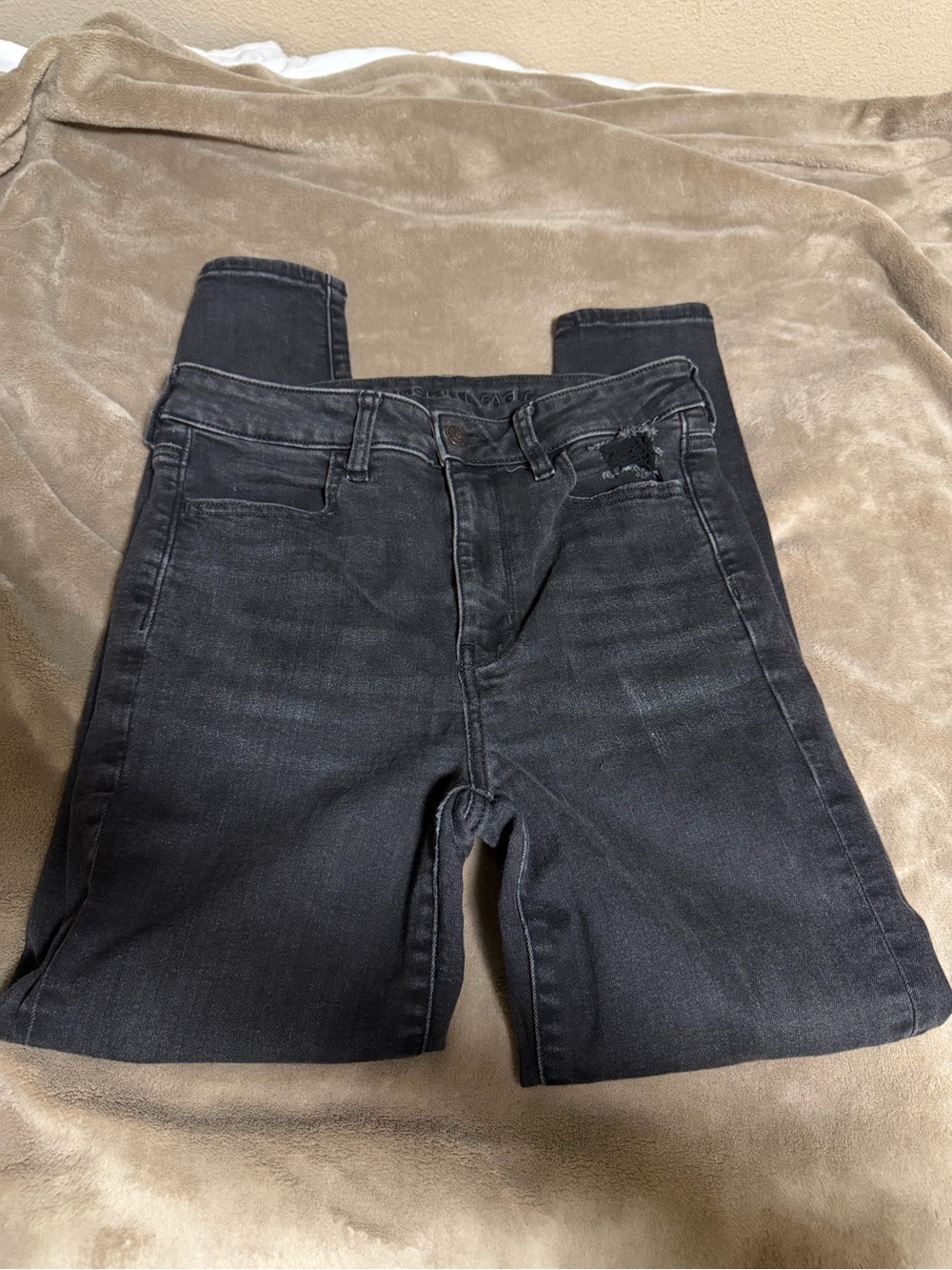 American Eagle Outfitters High-Rise Skinny Jeans in Washed Black